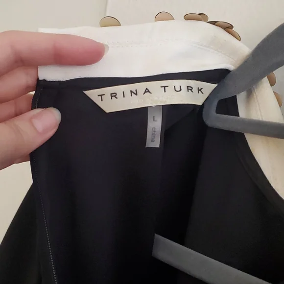 Trina Turk Black Fitted Shirt with White Sequined collar size Large - Picture 4 of 5
